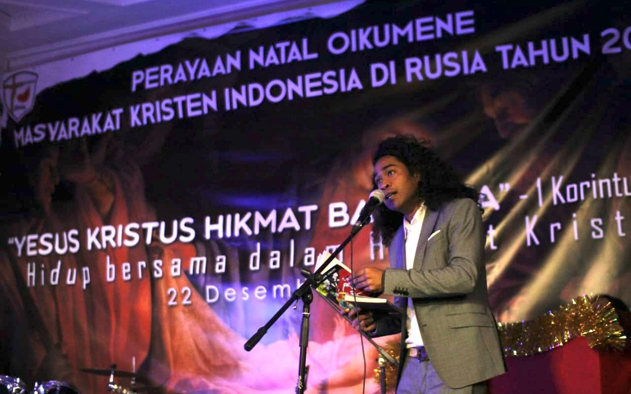 Iwan Jaconiah baca puisi di Moskwa. (Postmodum/PERKI Rusia)